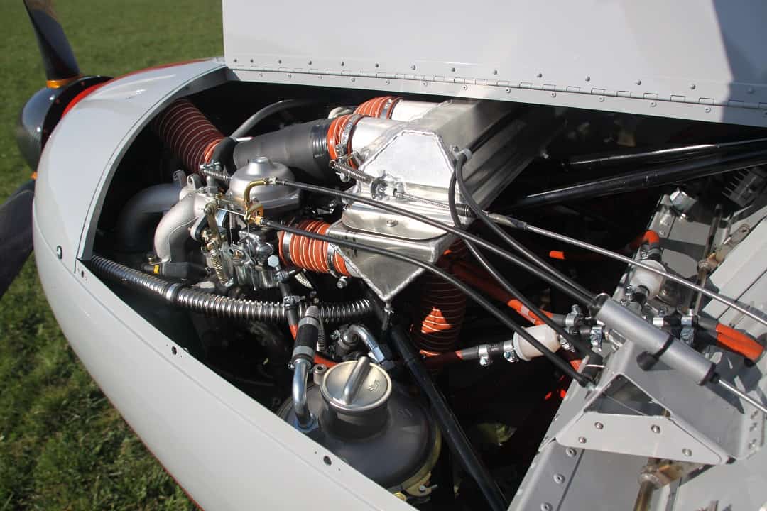 Venture open engine cowling